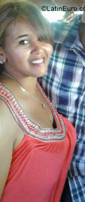Date this sultry Dominican Republic girl Veronica from Santo Domingo DO27153