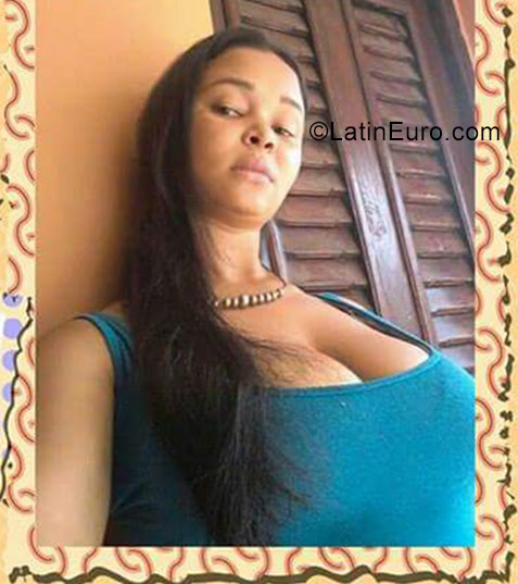 Date this tall Dominican Republic girl Jacquelin from Santo Domingo DO27160