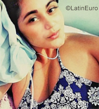 Date this delightful Colombia girl Paola from Armenia CO20047