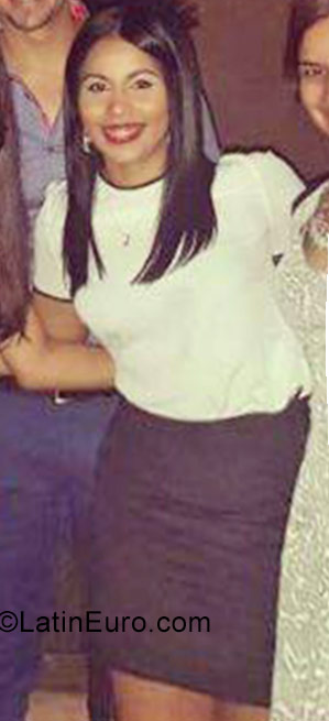 Date this happy Dominican Republic girl Chantal from Santo Domingo DO27239