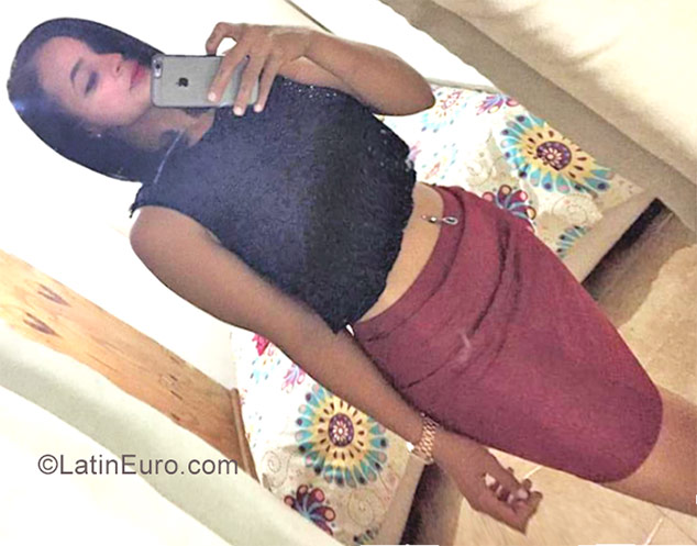 Date this attractive Dominican Republic girl Mash from Bavaro DO27246