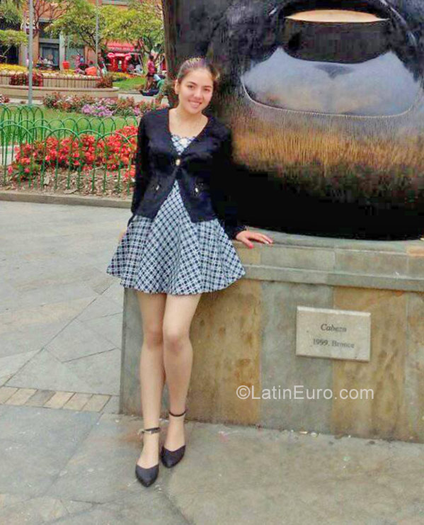 Date this lovely Colombia girl Valentina from Pereira CO20078