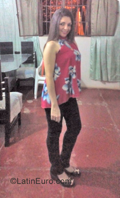 Date this attractive Colombia girl Geraldine32 from Cucuta CO20080