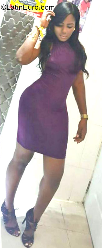 Date this beautiful Dominican Republic girl Madeline from Santo Domingo DO27262