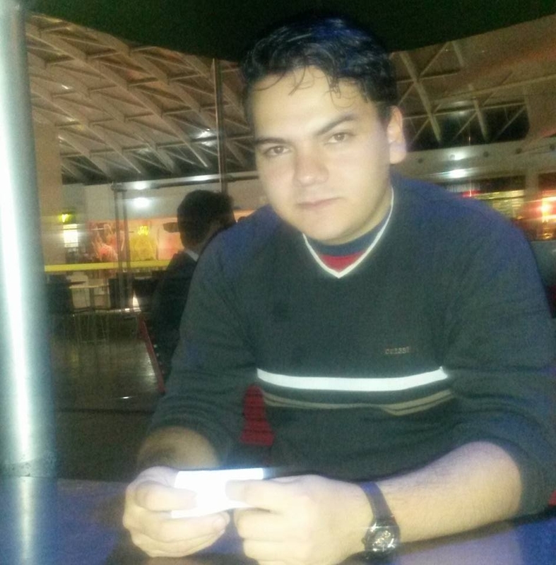 Date this tall Colombia man Wuilver from Bogota CO20096