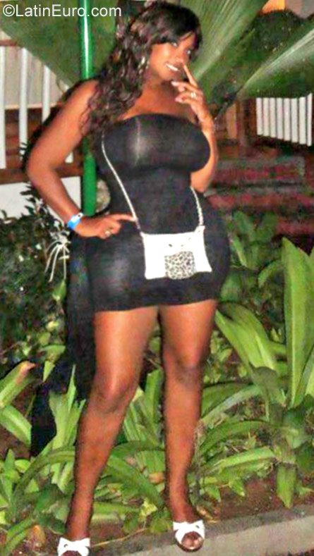 Date this foxy Colombia girl Linda from Cali CO31585