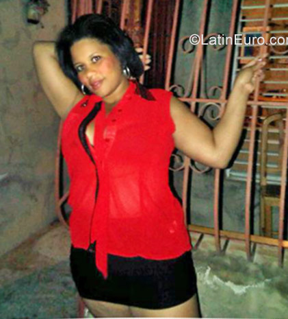 Date this voluptuous Dominican Republic girl Crismeli2121 from Santiago DO27416
