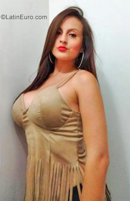 Date this attractive Colombia girl Pamela from Cali CO20272