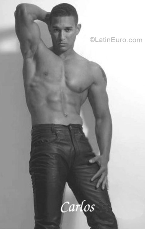 Date this cute Dominican Republic man Erick from Santo Domingo DO27597