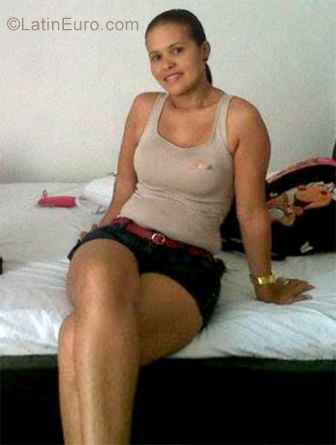 Date this sensual Colombia girl Elith from Cartagena CO20697