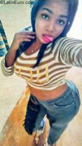 Date this good-looking Dominican Republic girl Giselle from Santo Domingo DO31533