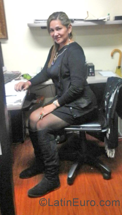 Date this lovely Colombia girl Adriana from Bogota CO20727