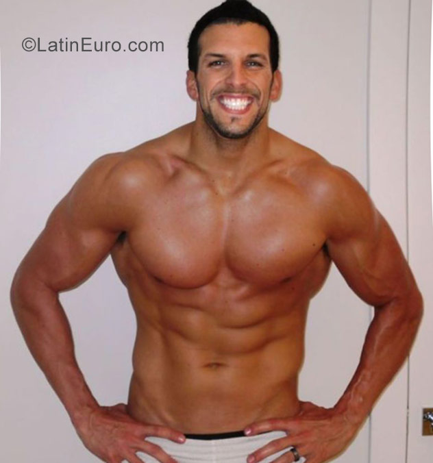 Date this passionate Dominican Republic man Faunel from Santo Domingo DO28008