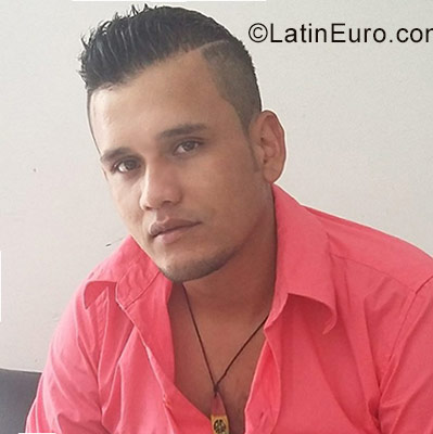 Date this voluptuous Colombia man Eric from Tulua CO21061