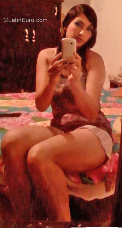 Date this voluptuous Colombia girl Yulie from Manizales CO21111