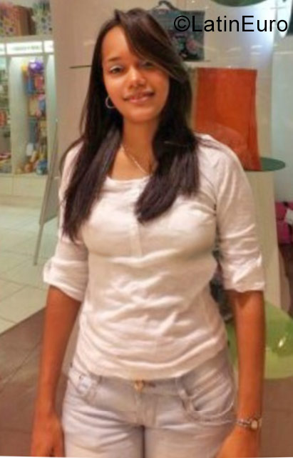 Date this lovely Dominican Republic girl Ismer from Santo Domingo DO28260