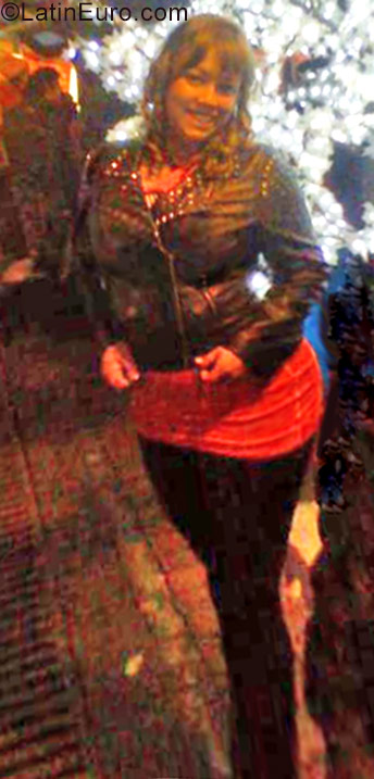 Date this happy Colombia girl Claribeth from Bogota CO21136