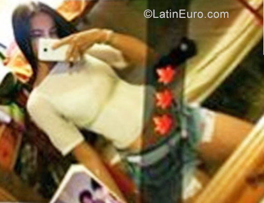 Date this cute Colombia girl Ailyn from Barranquilla CO21175