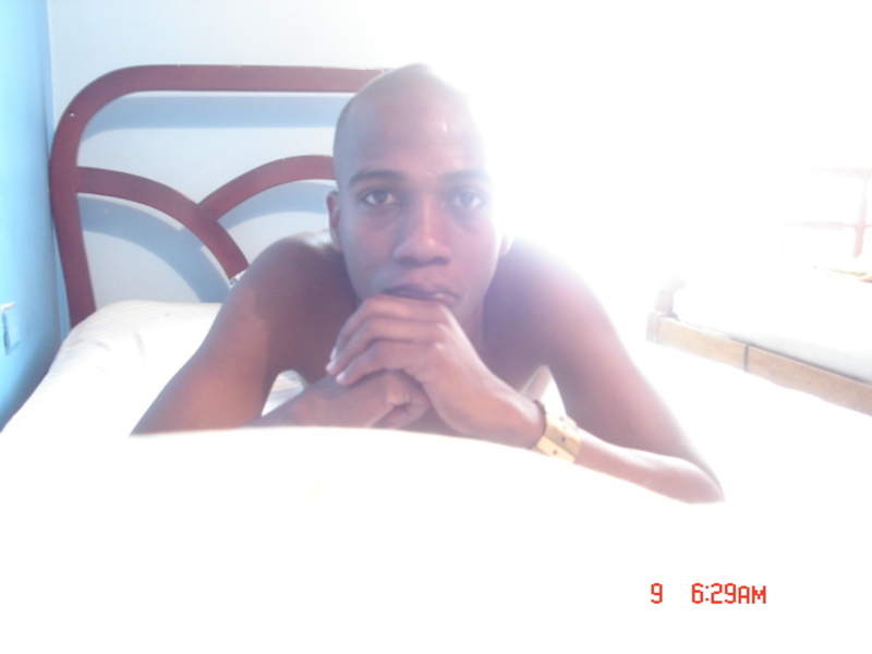 Date this hard body Colombia man Edgar hernan from colombia US18079