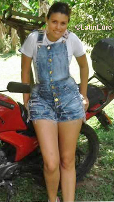 Date this happy Brazil girl Tamara from Sao Paulo BR10006