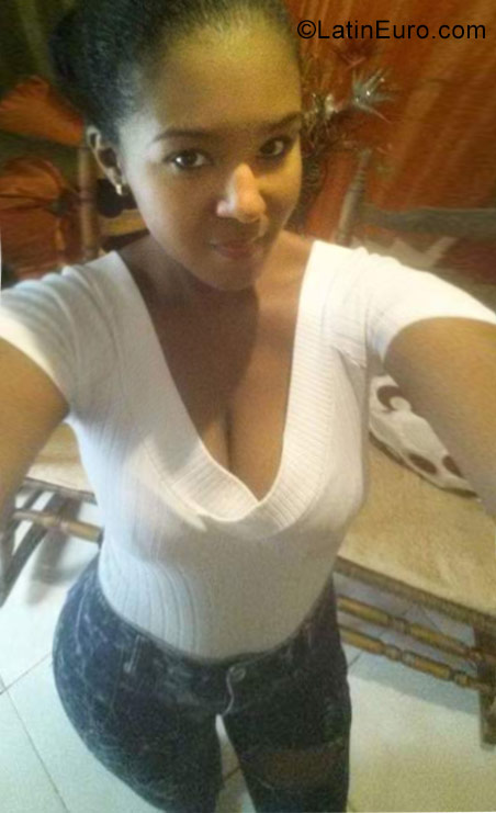 Date this fun Dominican Republic girl Wanderline from Santo Domingo DO28391