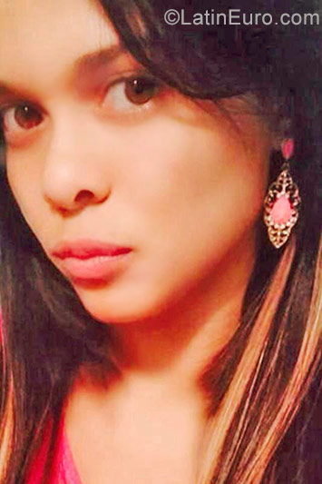 Date this beautiful Dominican Republic girl Angelica from Santo Domingo DO40505