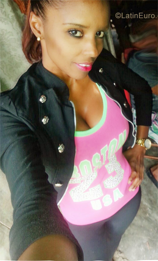 Date this exotic Dominican Republic girl Massiel from Santiago DO28444