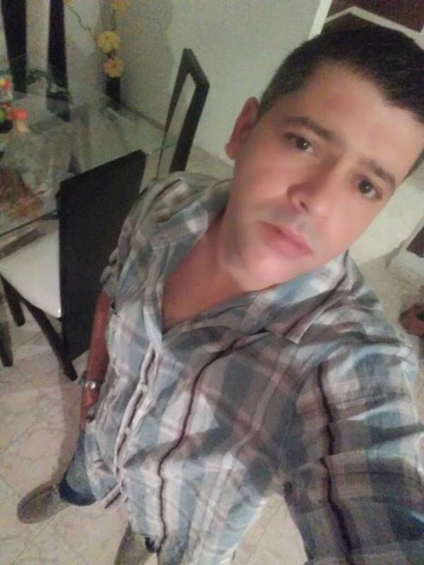 Date this voluptuous Colombia man Oscar eduardo from Cali CO21342