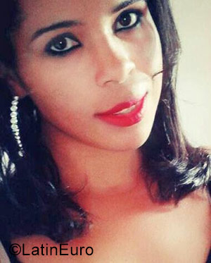 Date this sultry Brazil girl Roberta from Cabo Frio BR10023