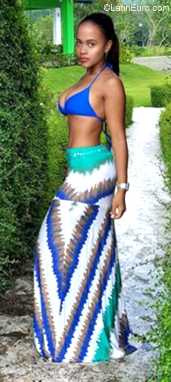 Date this attractive Dominican Republic girl Dilbania from Maimon DO28586