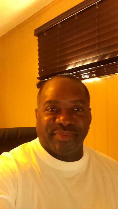 Date this fun United States man Dahampster from Memphis US18121
