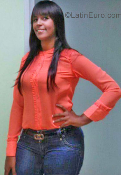 Date this good-looking Dominican Republic girl Antia from Santo Domingo DO41214