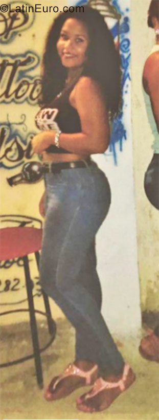 Date this passionate Dominican Republic girl CRISNALY from Santo Domingo DO28648