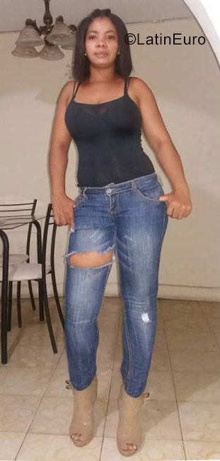 Date this stunning Colombia girl Gleisi from Cali CO21423