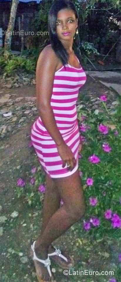Date this foxy Dominican Republic girl Katerine from Santo Domingo DO28844
