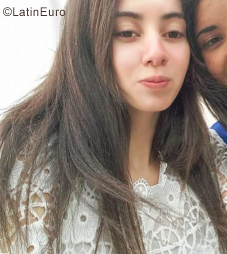Date this athletic Brazil girl Stefani from Porto Alegre BR10055