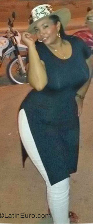 Date this voluptuous Colombia girl Norys Bellido from Medellin CO21622