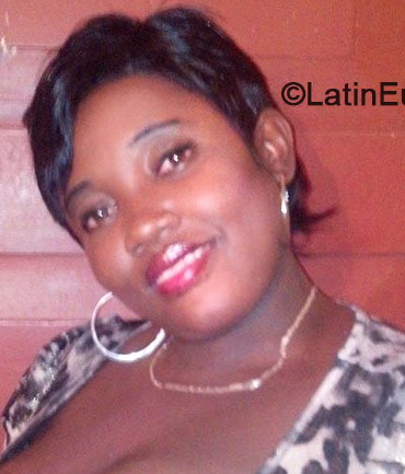 Date this gorgeous Jamaica girl Tenieka from St. Ann JM2449
