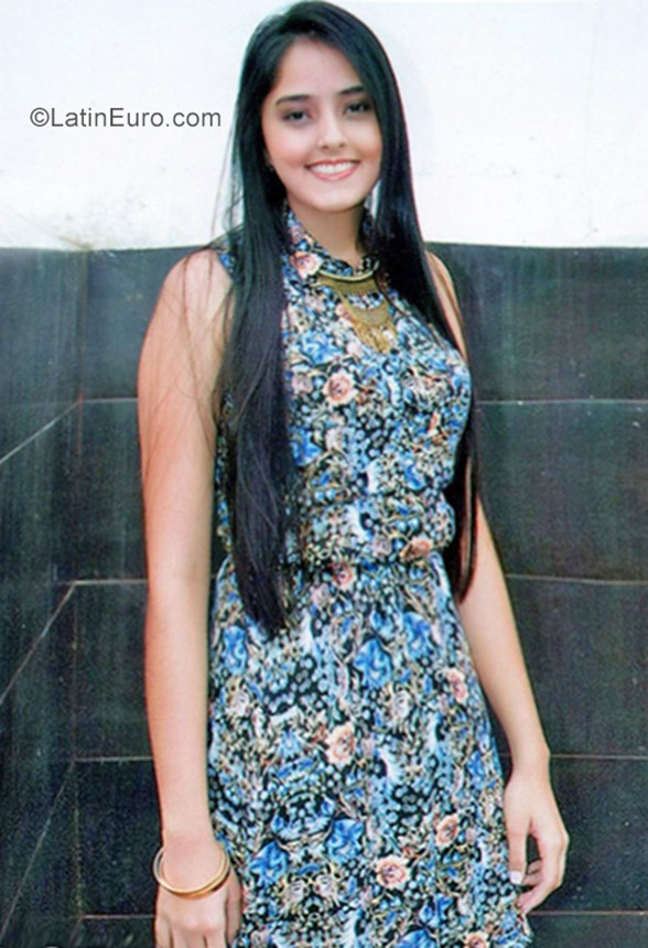 Date this exotic Colombia girl Alejandra from Bogota CO21665