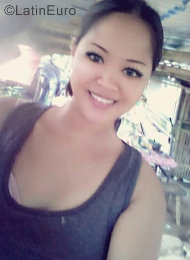 Date this sensual Saudi Arabia girl Jenalin from Dhahran SA34