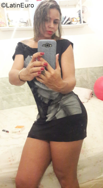 Date this gorgeous Brazil girl Priscila from Rio De Janeiro BR10138