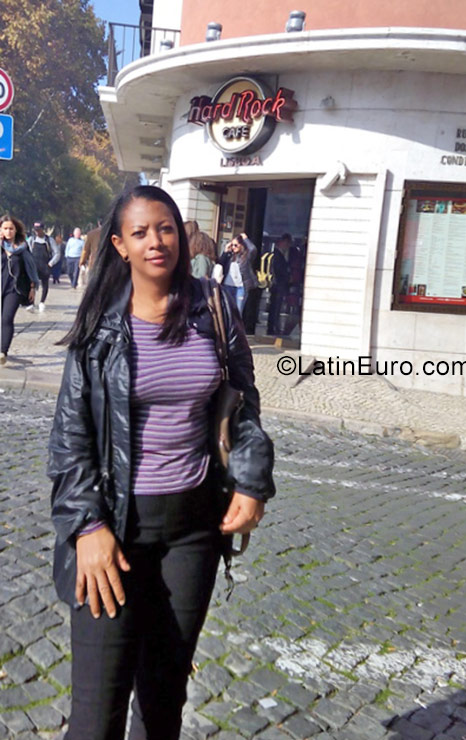 Date this nice looking Dominican Republic girl Juana from San Juan DO29060