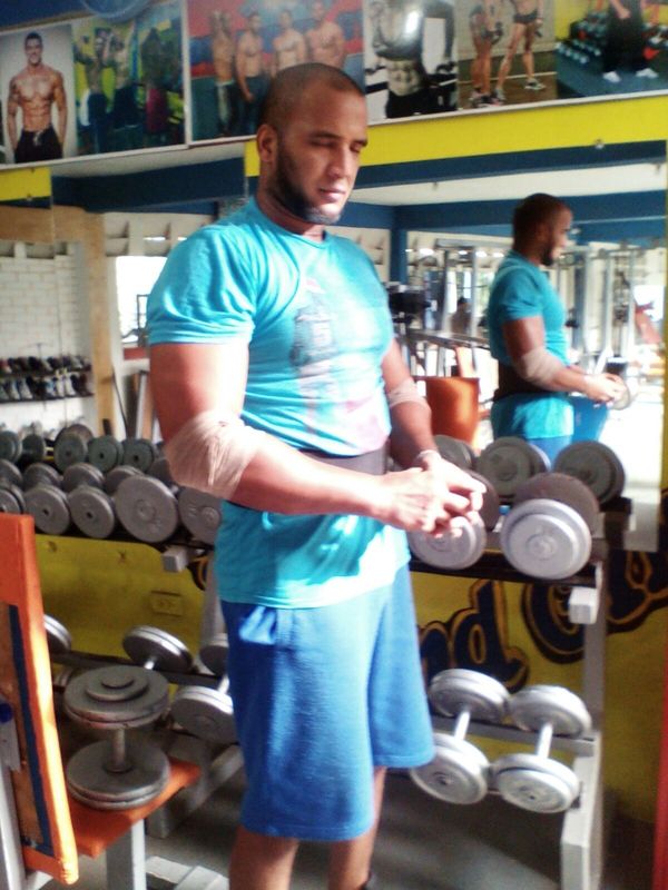 Date this lovely Dominican Republic man The red machine from Estados Unidos DO29085