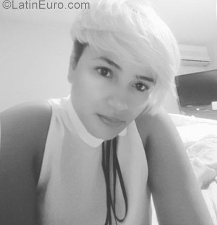 Date this voluptuous Dominican Republic girl Monica from Santo Domingo DO29125
