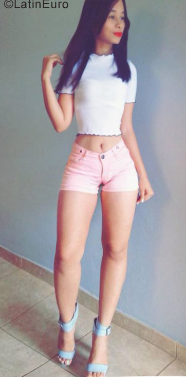 Date this sensual Dominican Republic girl Marianna from Santo Domingo DO29285