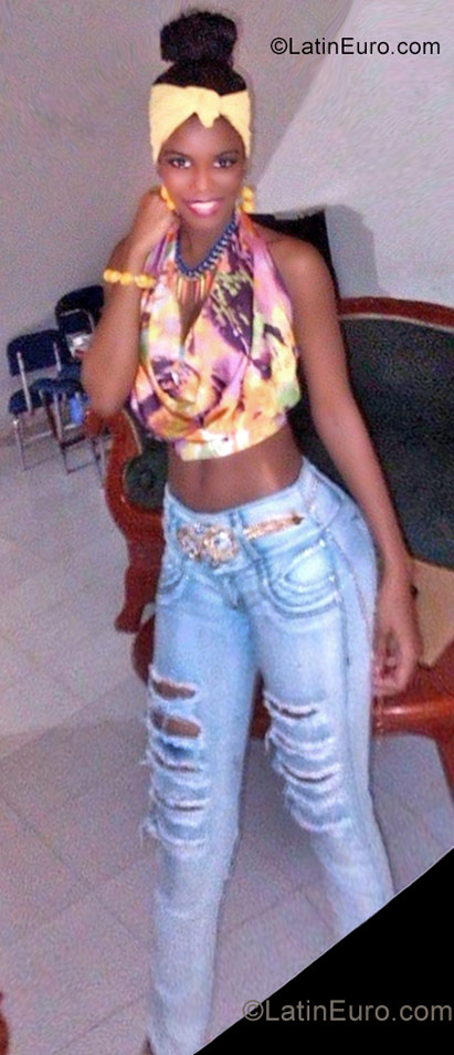 Date this gorgeous Colombia girl Liza from Cali CO21937