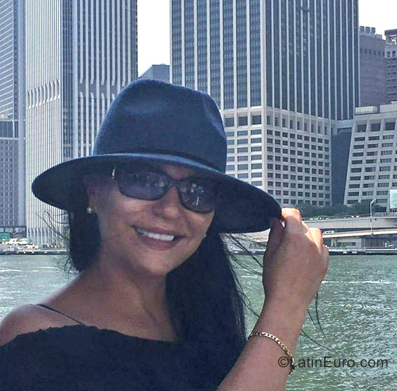 Date this exotic Colombia girl Miranda from Bogota CO21948