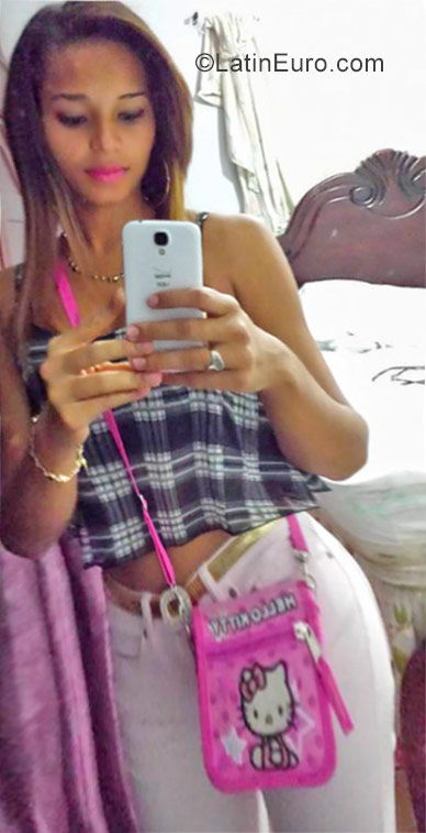 Date this attractive Dominican Republic girl Rosy from La Vega DO29580