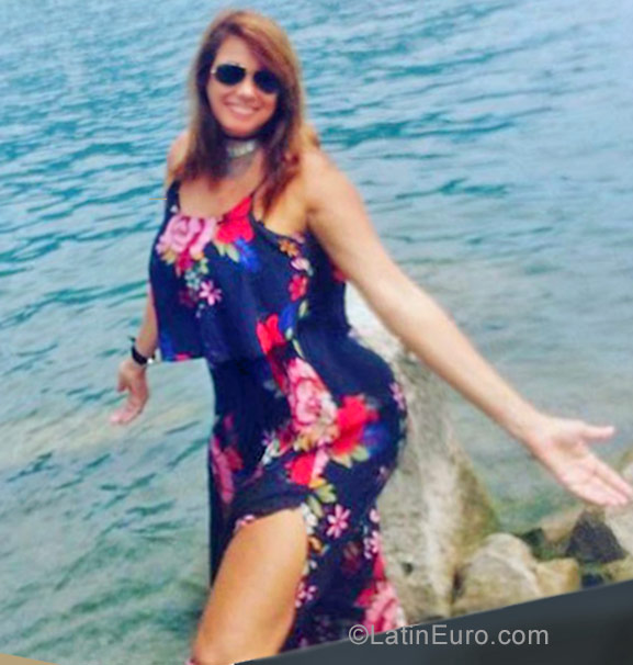 Date this sultry Brazil girl Ana Carolina from Rio De Janeiro BR10142