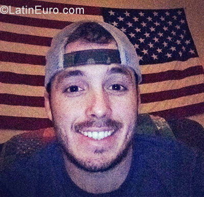Date this tall United States man Parker from Olive Branch US18364